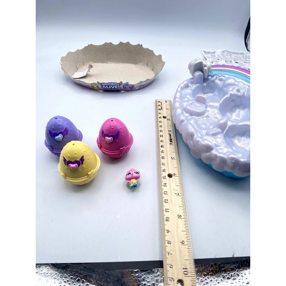 Hatchimals Alive Spring Basket with 3 Self-Hatching Eggs Ages 3 And Up Fun‎ Toy